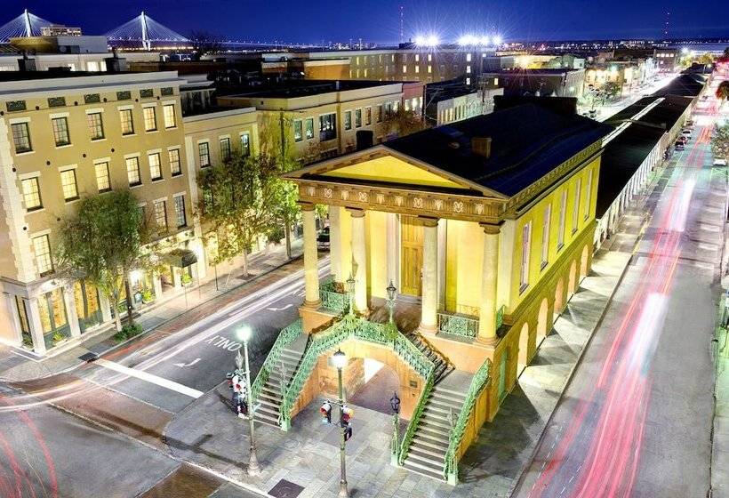 בית מלון כפרי Planters Inn  Charleston