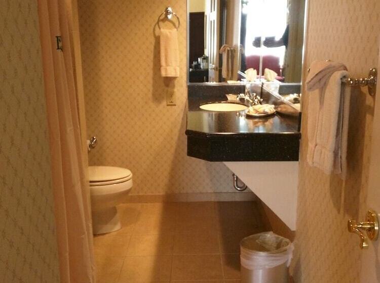 هتل Planters Inn On Reynolds Square