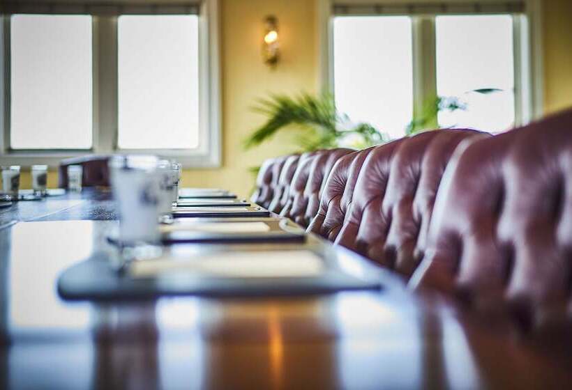 בית מלון כפרי Planters Inn On Reynolds Square