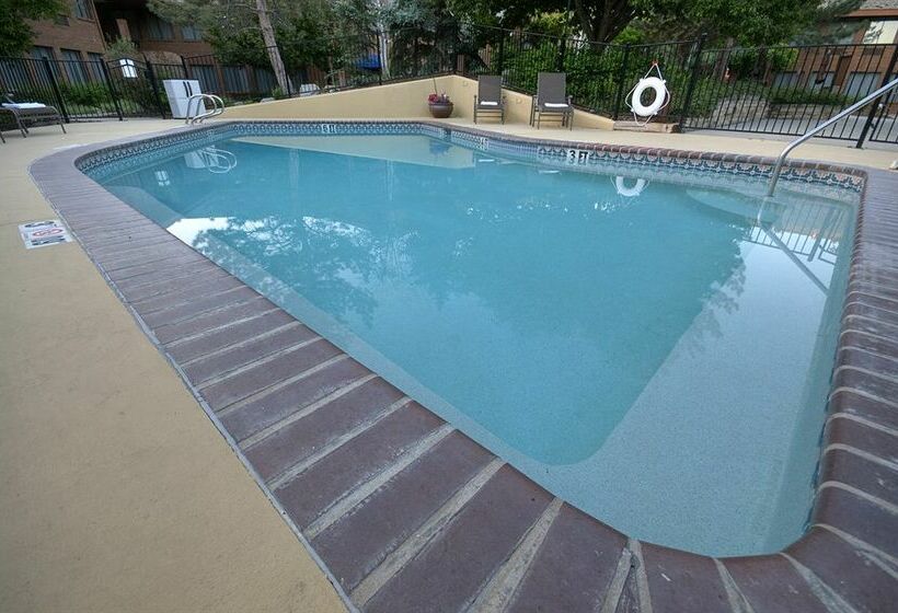 Best Western Plus Plaza Hotel