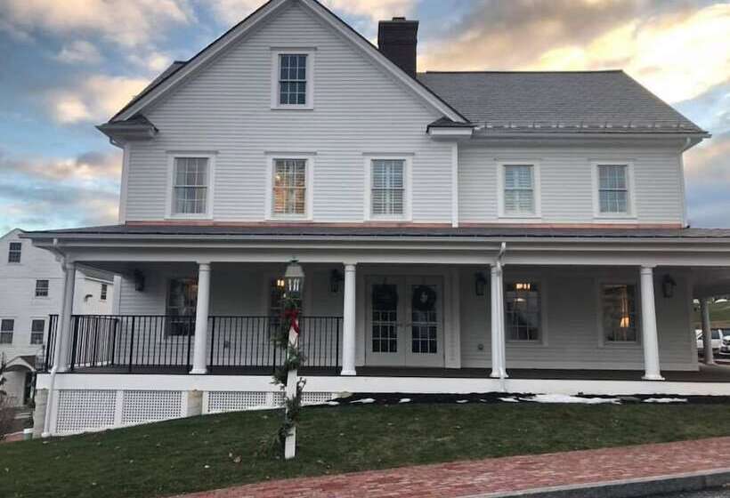 فندق Publick House Historic Inn And Country Motor Lodge