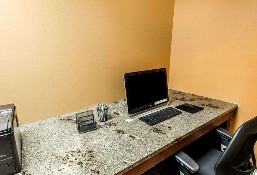 בית מלון כפרי Quality Inn And Conference Center Greeley Downtown