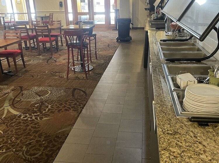 בית מלון כפרי Quality Inn And Conference Center Greeley Downtown