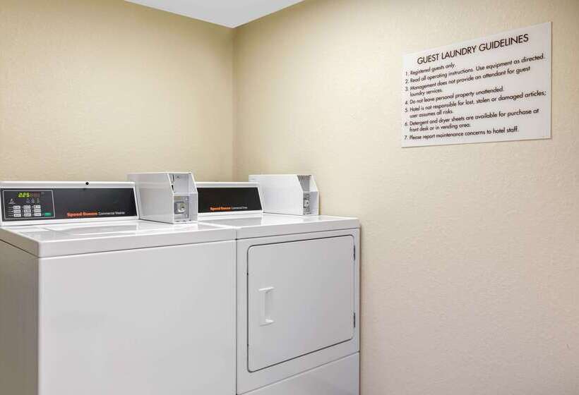 فندق Quality Inn And Conference Center