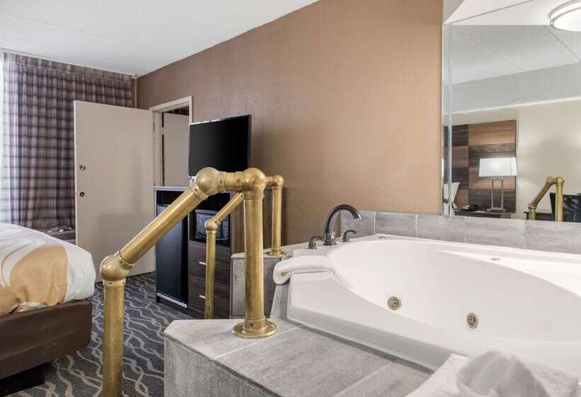 فندق Quality Inn And Conference Center