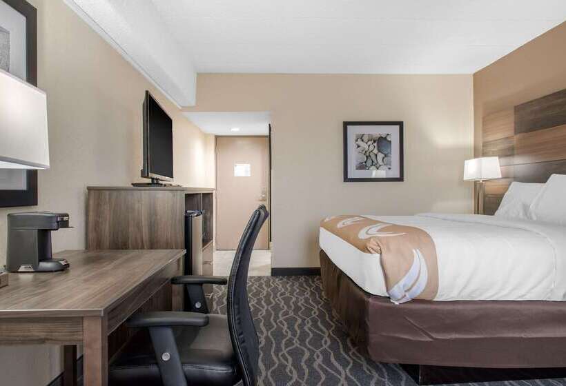 فندق Quality Inn And Conference Center