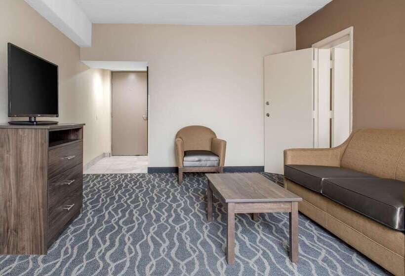 فندق Quality Inn And Conference Center