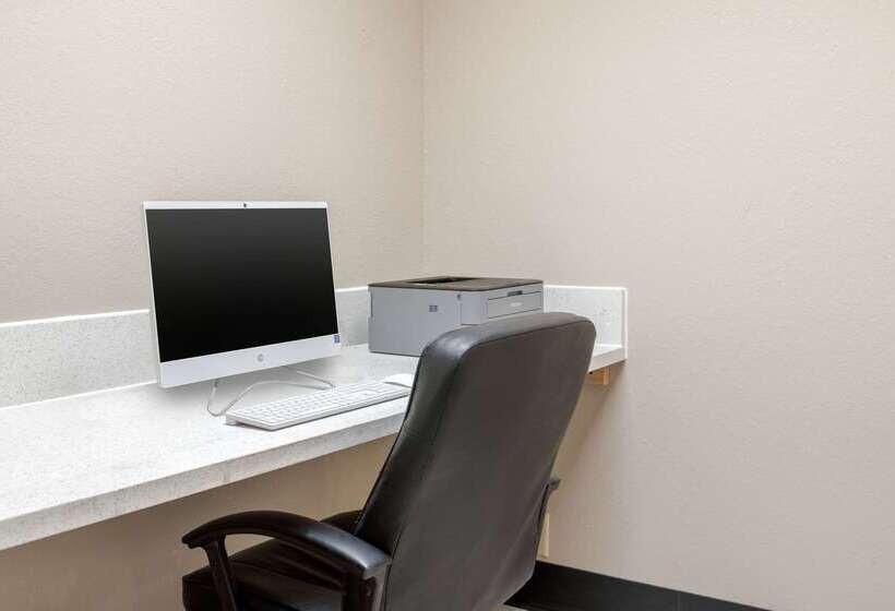 فندق Quality Inn And Conference Center