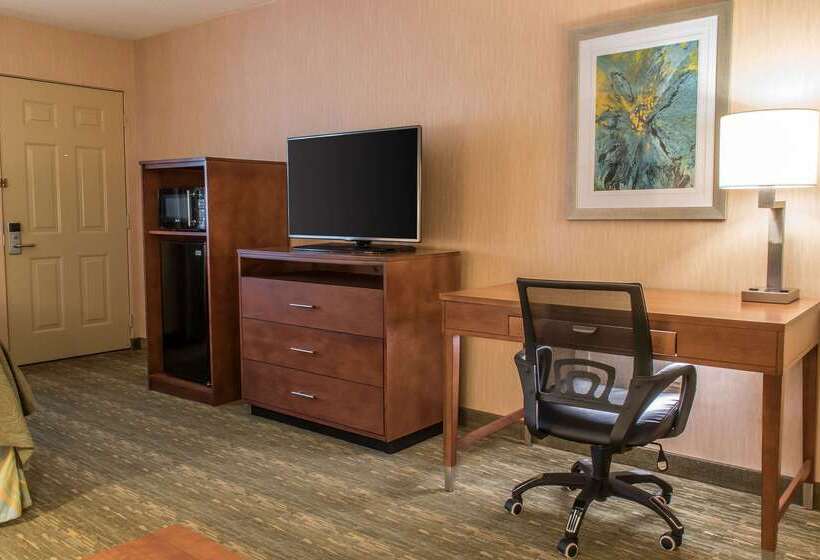 فندق Quality Inn