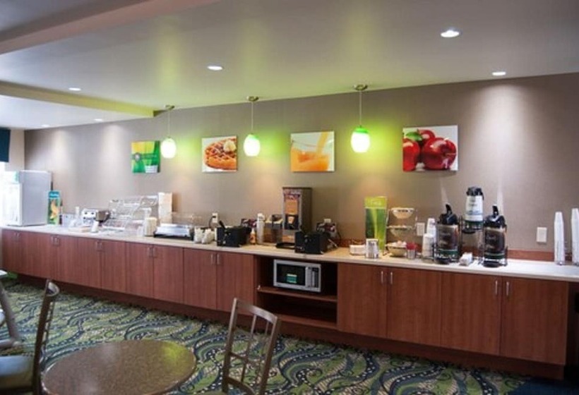 فندق Quality Inn