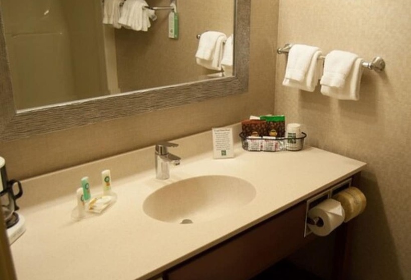 فندق Quality Inn