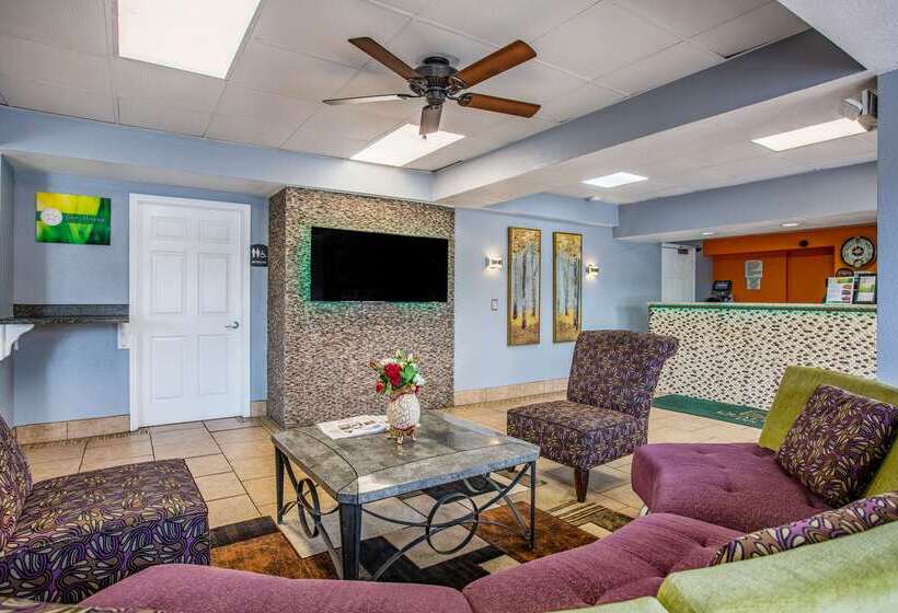 בית מלון כפרי Quality Inn