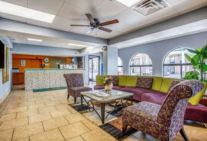 בית מלון כפרי Quality Inn