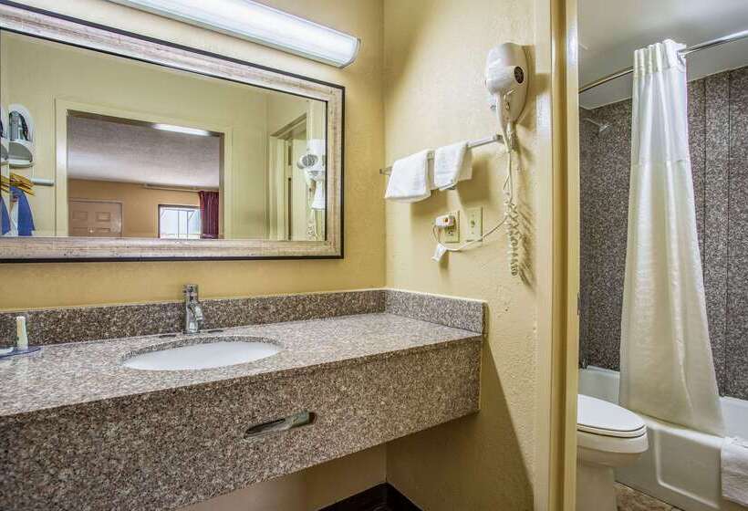 בית מלון כפרי Quality Inn