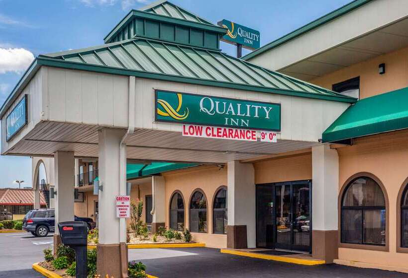 בית מלון כפרי Quality Inn