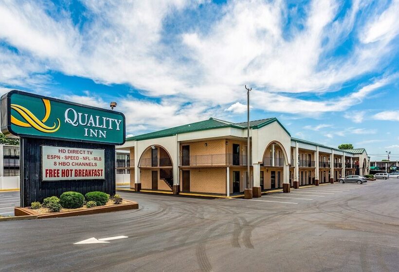 בית מלון כפרי Quality Inn