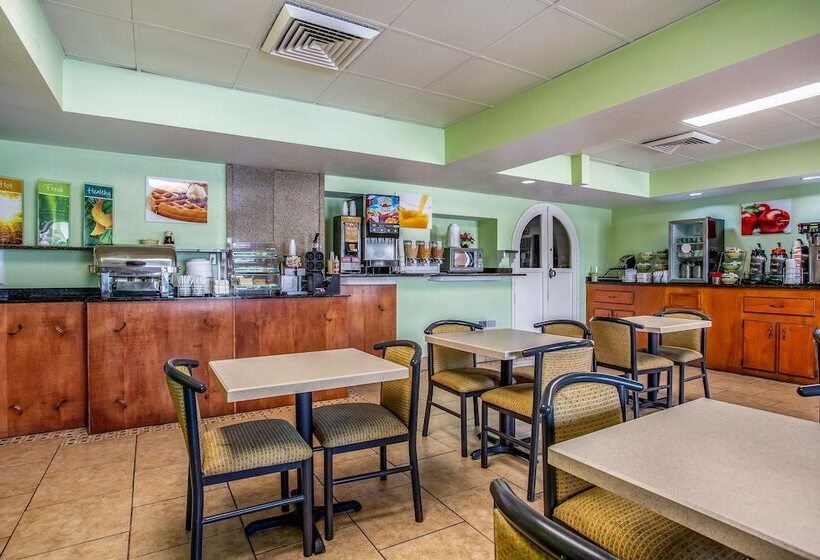 בית מלון כפרי Quality Inn