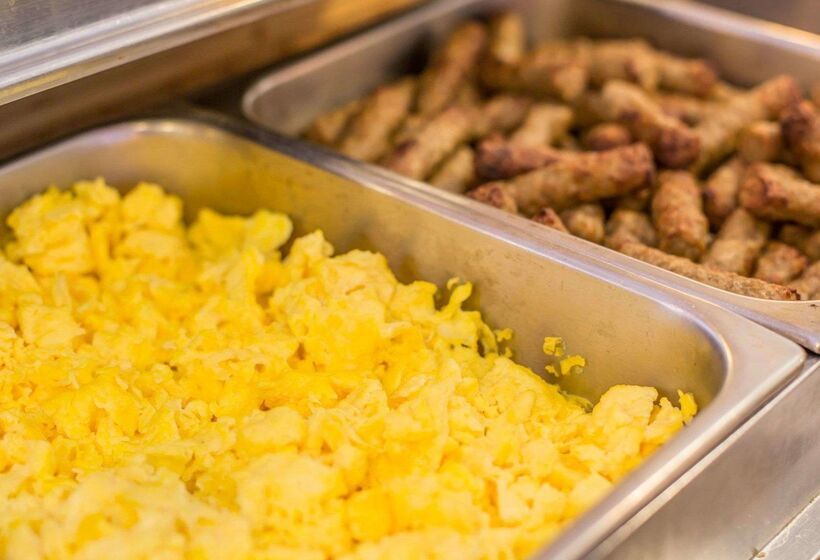 فندق Quality Inn & Conference Center