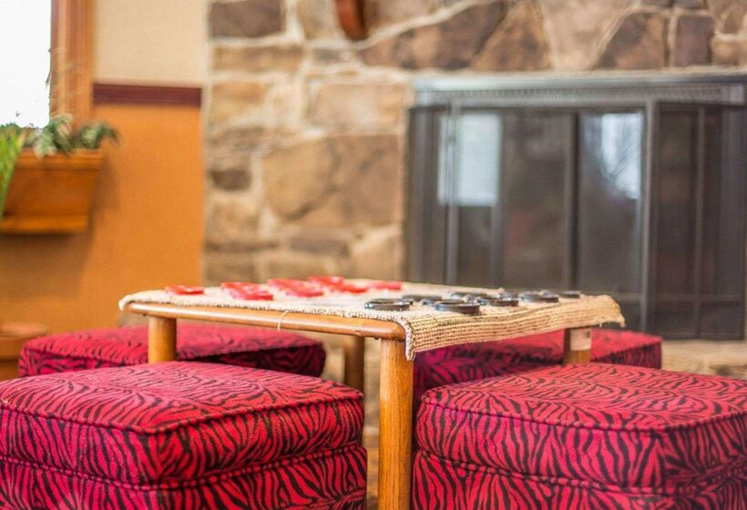 فندق Quality Inn & Conference Center