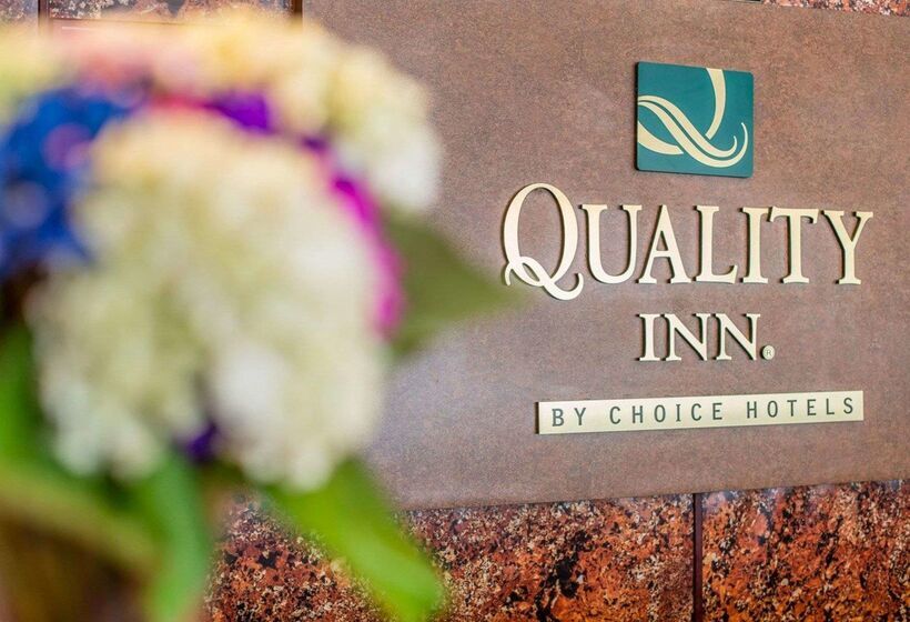 فندق Quality Inn & Conference Center