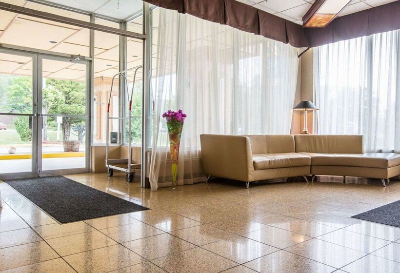 فندق Quality Inn & Conference Center