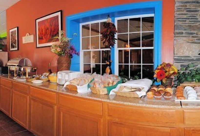 فندق Quality Inn & Conference Center