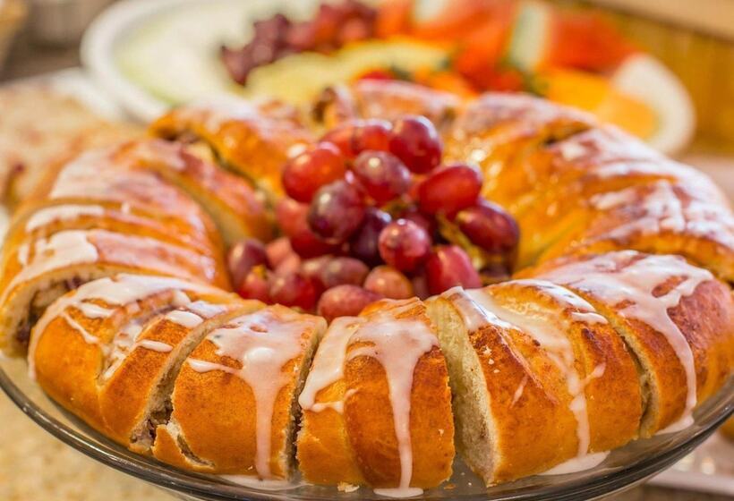 فندق Quality Inn & Conference Center