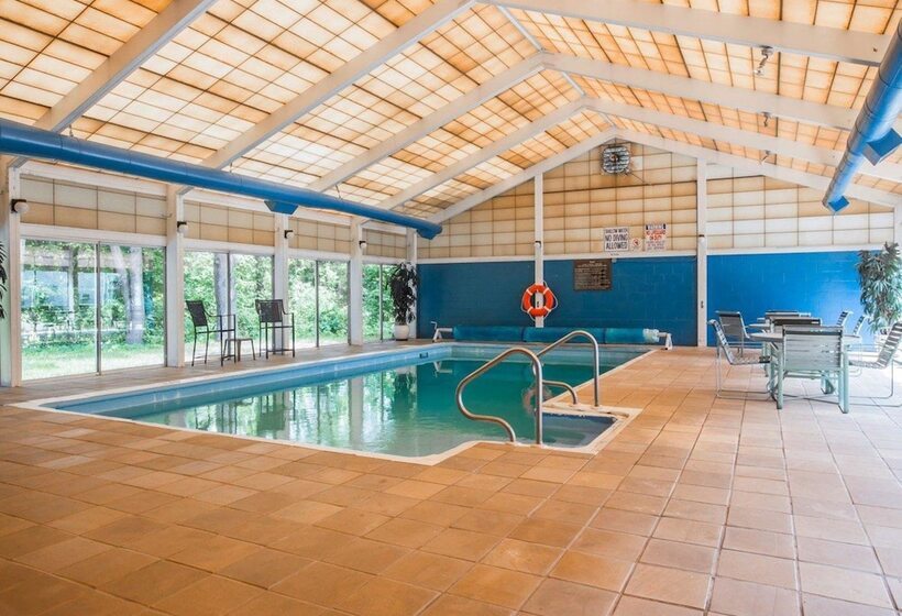 فندق Quality Inn & Conference Center