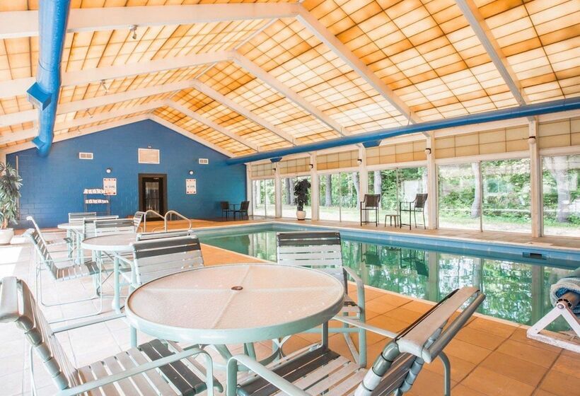 فندق Quality Inn & Conference Center