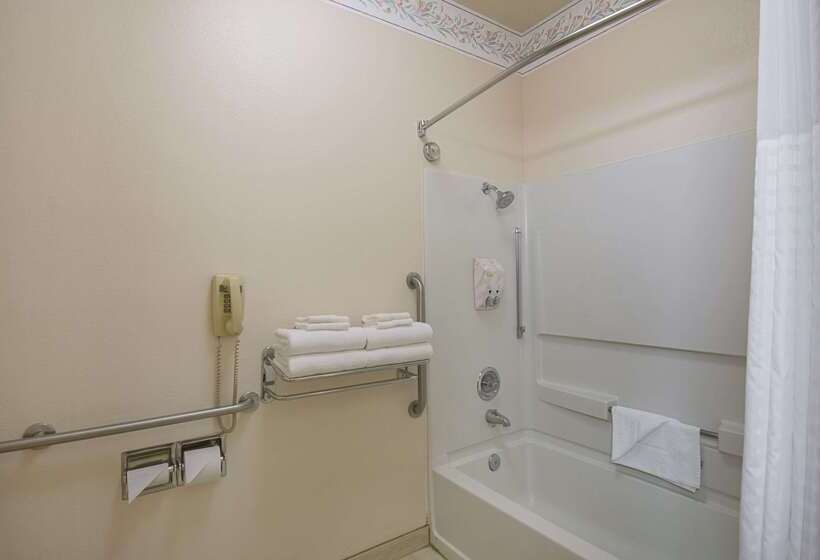 호텔 Quality Inn Fresno Yosemite Airport