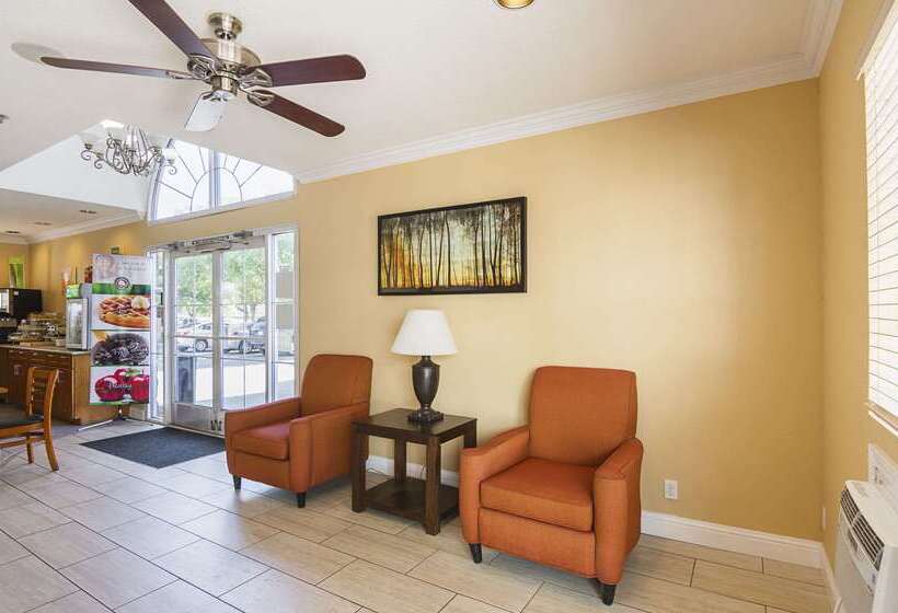 호텔 Quality Inn Fresno Yosemite Airport