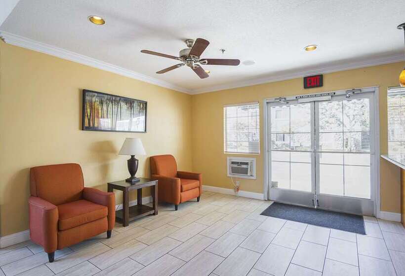 هتل Quality Inn Fresno Yosemite Airport