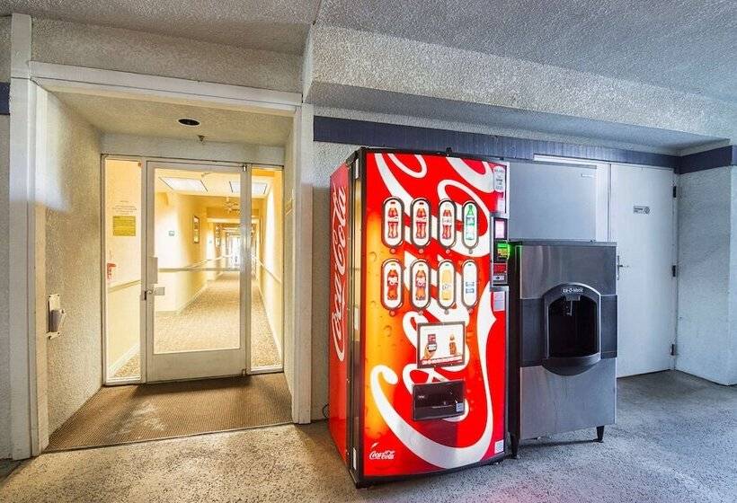 هتل Quality Inn Fresno Yosemite Airport