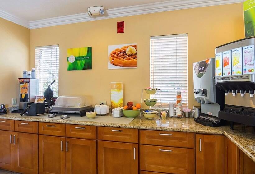 호텔 Quality Inn Fresno Yosemite Airport