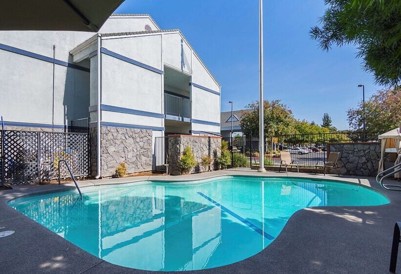 호텔 Quality Inn Fresno Yosemite Airport