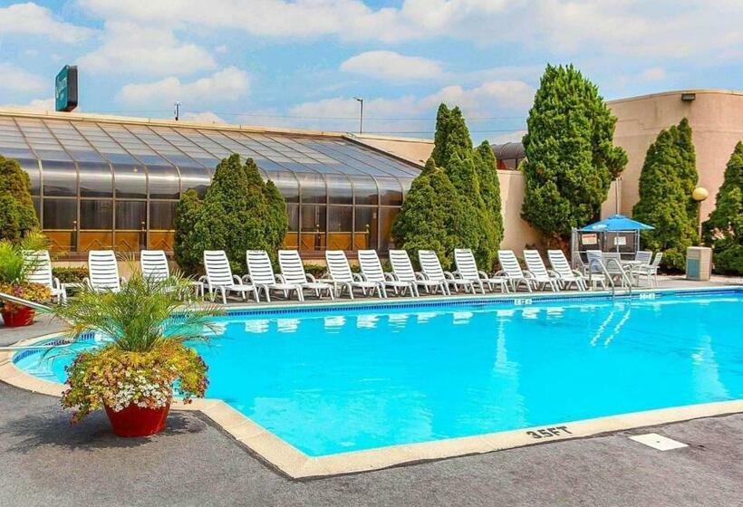 فندق Quality Inn Meadowlands