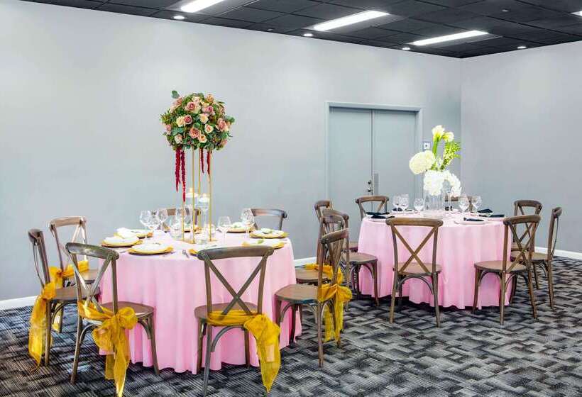 בית מלון כפרי Quality Inn Miami South