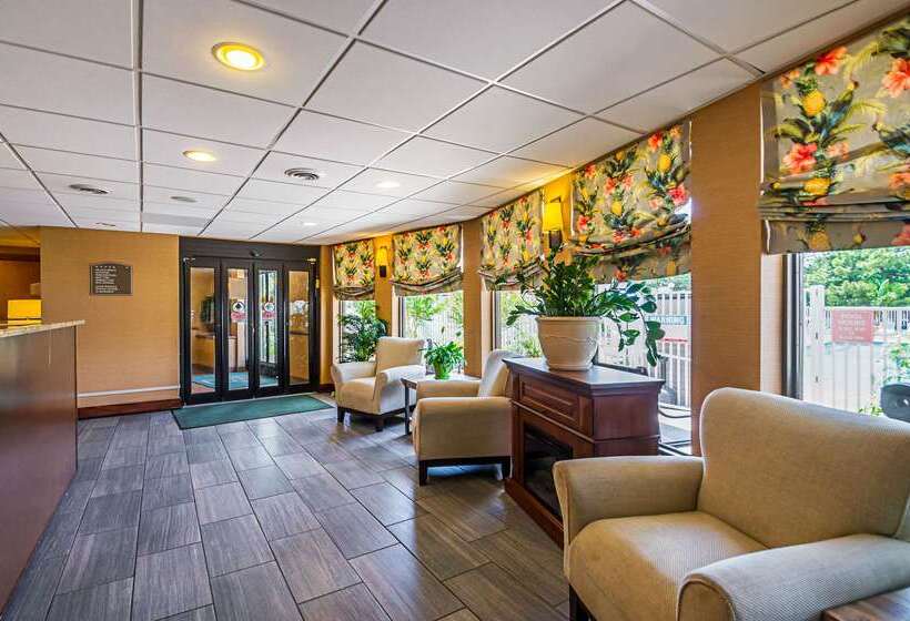 בית מלון כפרי Quality Inn Oceanfront