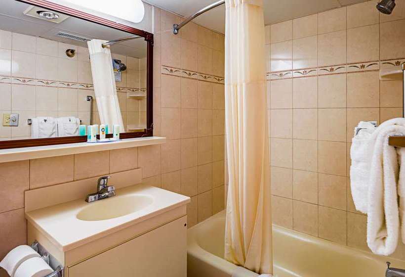 בית מלון כפרי Quality Inn Oceanfront