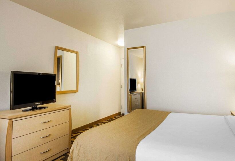 فندق Quality Inn Petaluma   Sonoma