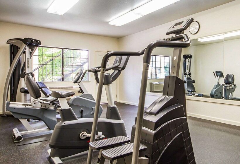 فندق Quality Inn Petaluma   Sonoma