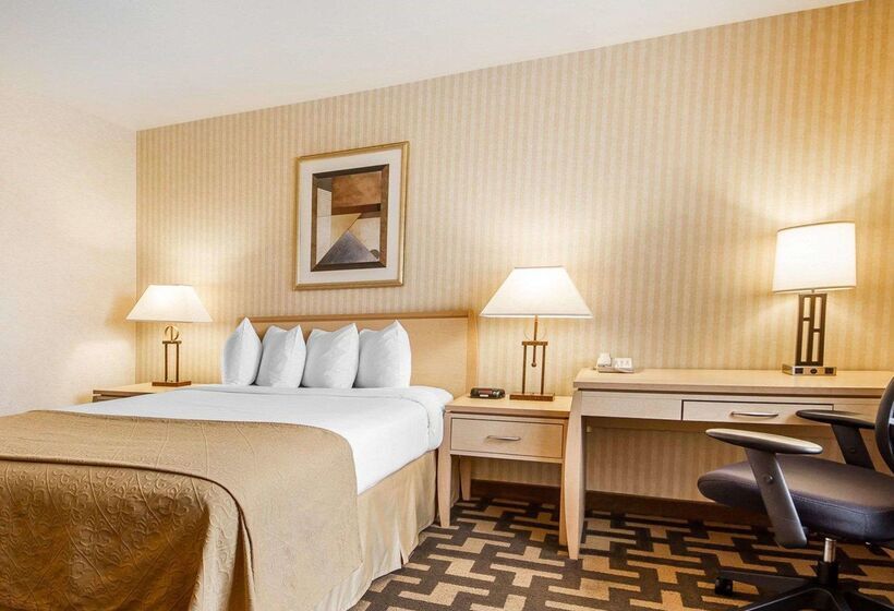فندق Quality Inn Petaluma   Sonoma