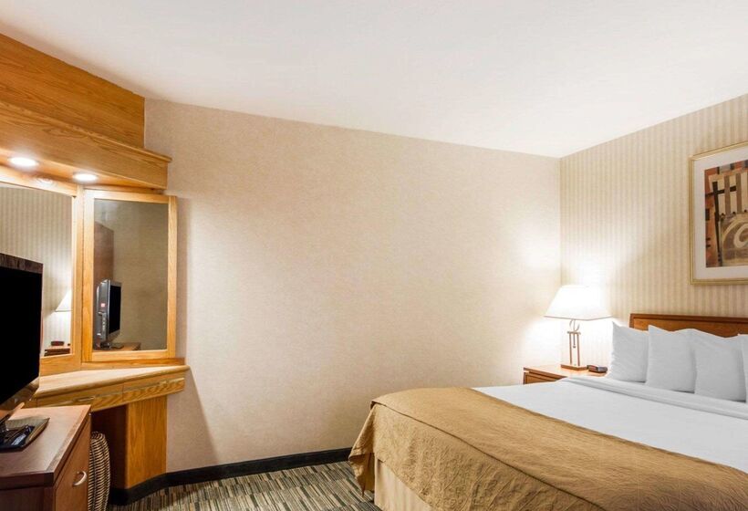 فندق Quality Inn Petaluma   Sonoma