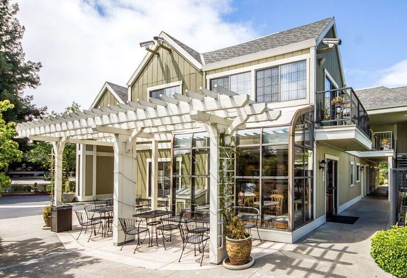 فندق Quality Inn Petaluma   Sonoma
