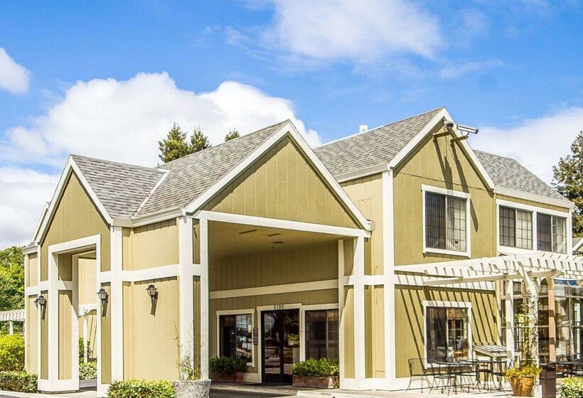 فندق Quality Inn Petaluma   Sonoma