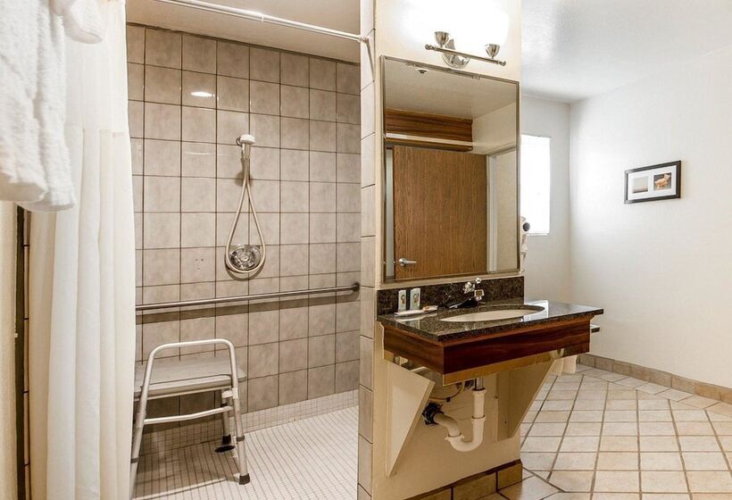 فندق Quality Inn Petaluma   Sonoma