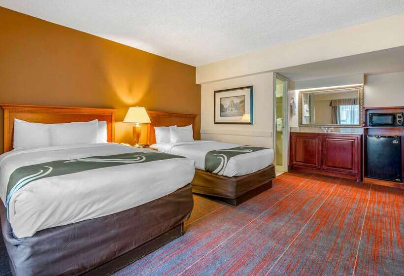 هتل Quality Inn Savannah Historic District