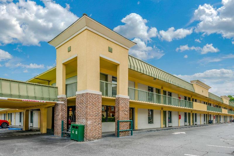 هتل Quality Inn Savannah Historic District