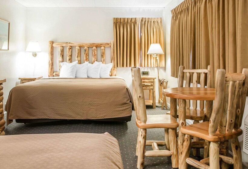 בית מלון כפרי Quality Inn & Suites Beachfront