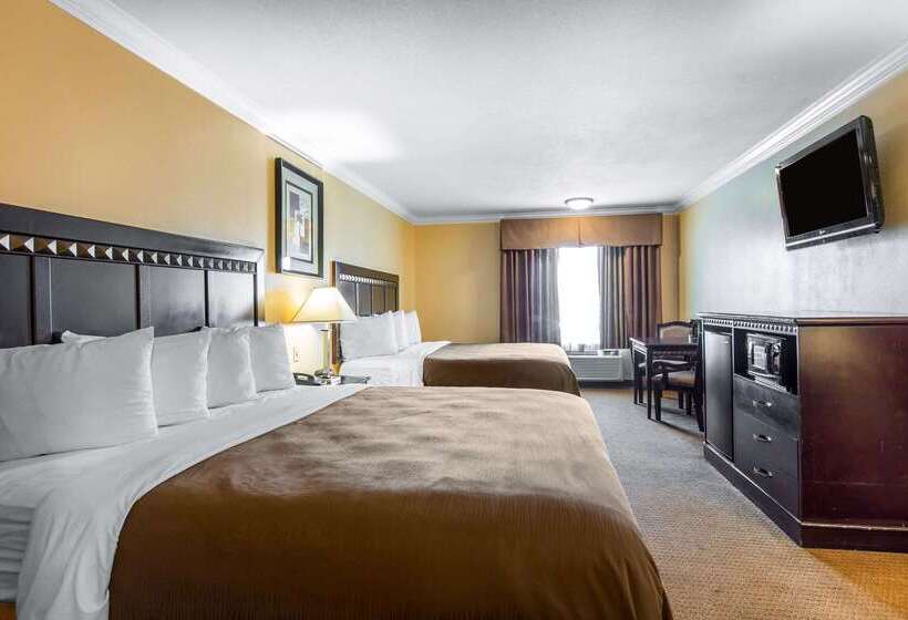 בית מלון כפרי Quality Inn & Suites Bell Gardenslos Angeles